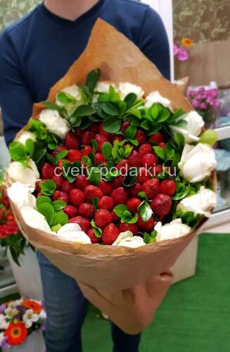 Букет «Клубника со сливками»  